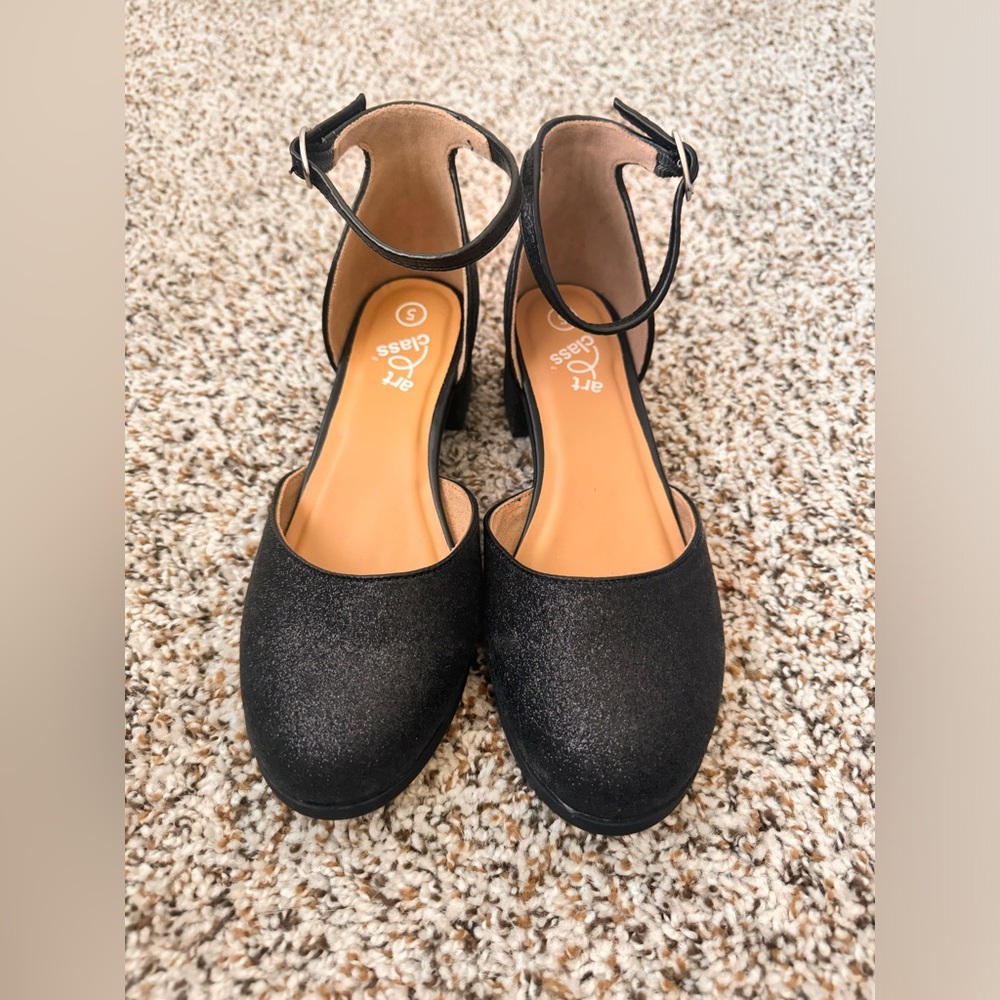 Sparking Black Art Class kitten heels
